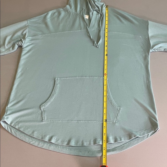Lou & Grey Sage Green V-neck Pullover Lightweight Hoodie | Medium - Picture 5 of 7